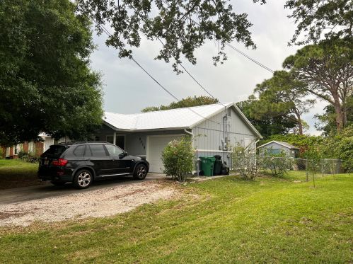 1201 Hartman Rd, Fort Pierce FL  34947-4418 exterior