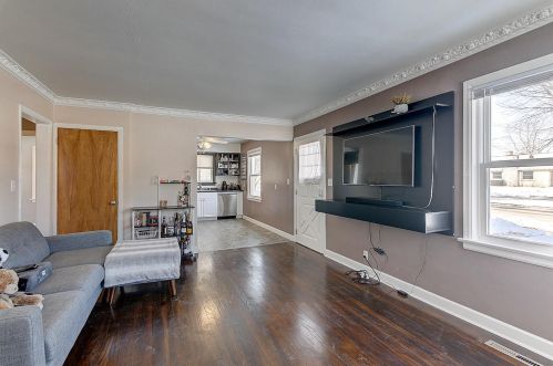 8503 Morgan Ave, Milwaukee WI  53228-1519 exterior