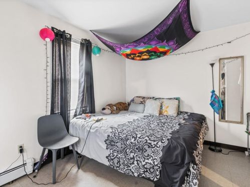 62 Jeffers St, Woonsocket RI 02895-4217 exterior