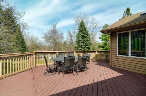 1282 Donegal Dr, Saint Paul MN 55125-3306 exterior