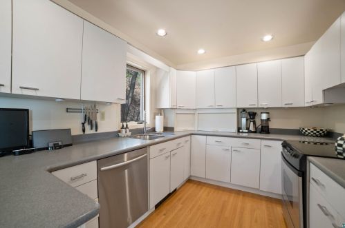 1515 42nd Ave, Duluth MN 55804-2127 exterior