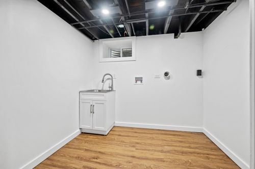 2302 Marbury Rd, Pittsburgh PA  15221-3670 exterior