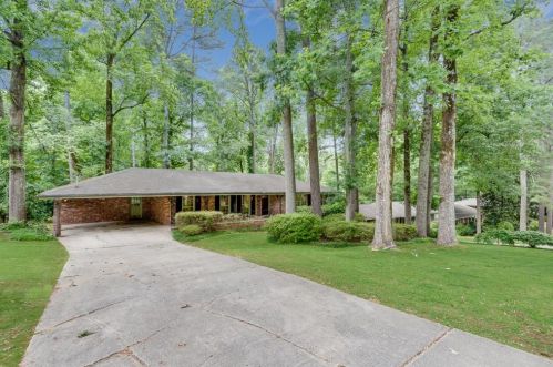 2494 Kingscliff Dr, Atlanta, GA 30345-2141