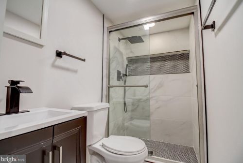 2911 17th St, Washington DC  20018-1825 exterior