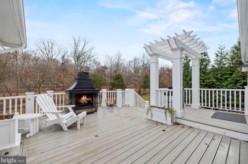 951 Rhonda Pl, Leesburg VA  20175-5632 exterior