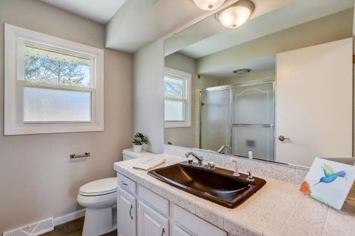 4870 82, Milwaukee WI 53220-4219 exterior