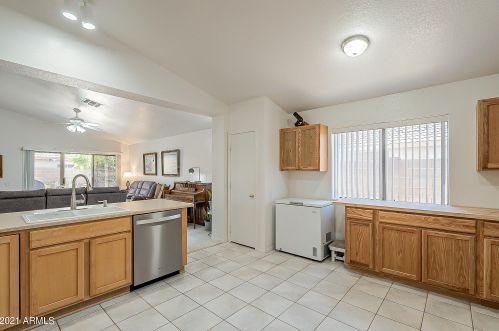 19819 34th Pl, Phoenix AZ  85050-7936 exterior