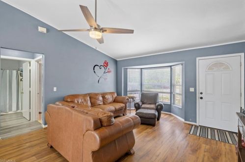 2321 10th Ave, Naples, FL 34120-4970