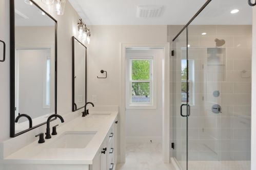 557 Cromwell Ave, Saint Paul MN  55104-4909 exterior