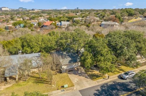 8409 Adirondack Trl, Austin TX 78759-7935 exterior