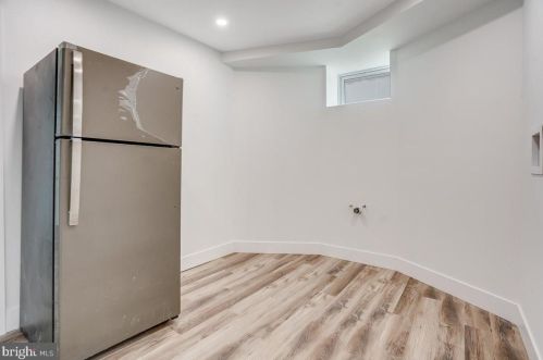 5817 Henry Ave, Philadelphia PA  19128-1702 exterior