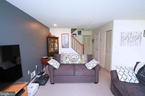 46 Lehavre Ct, Trenton NJ  08619-4723 exterior