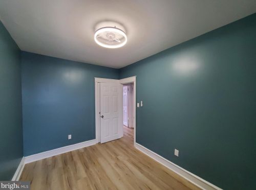 3905 Glendale St, Philadelphia PA 19124-5509 exterior