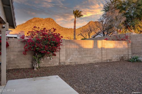 6427 Chisum Trl, Phoenix AZ  85083-1018 exterior