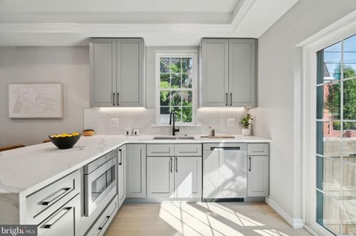 2200 Kater St, Philadelphia PA 19146-1139 exterior