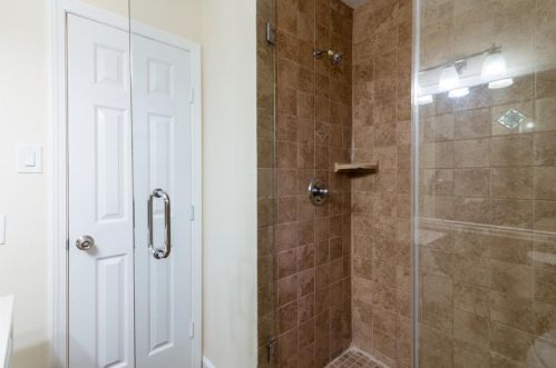 5118 Vlg Spg Dr, Humble TX exterior