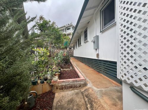 1952 Bertram St, Honolulu HI 96816-2006 exterior