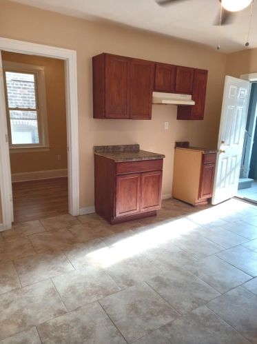 8931 Houston Ave, Chicago IL 60617-3239 exterior