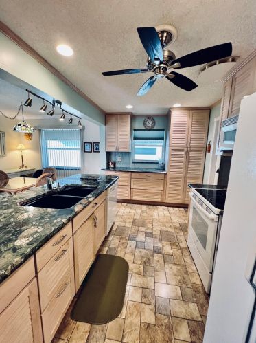 1305 18 St, Boynton Beach FL 33426-5826 exterior