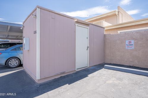 8216 32nd Ave, Phoenix AZ  85051-6022 exterior