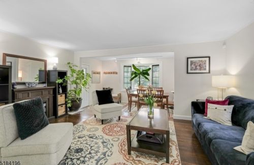 19 Country Club Ln, Springfield, NJ 07081-2602