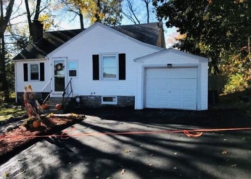 4 Ludington Rd, Worcester MA 01602-3223 exterior