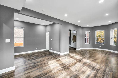 7726 Ada St, Chicago, IL 60620-3748