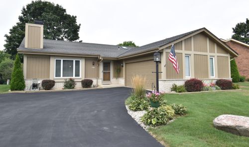 5451 Somerset Ln, Milwaukee WI 53221-3246 exterior