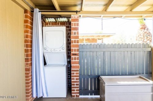 2545 9th St, Phoenix AZ 85014-5070 exterior