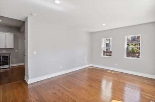 4812 Forrestville Ave, Chicago IL 60653-3425 exterior