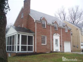 2200 Forest Glen Rd, Silver Spring MD  20910-1124 exterior