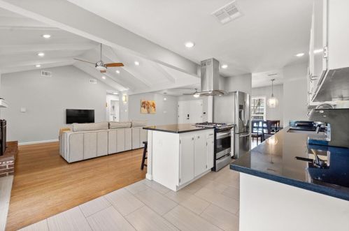 2608 Dunbarton Dr, Austin TX 78723-2233 exterior