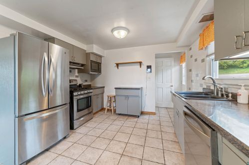 1536 Fern Ave, Duluth MN 55805-1133 exterior