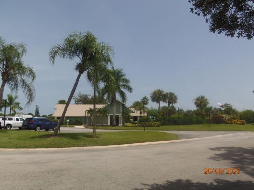 1350 Rivergreen Cir, Fort Pierce FL  34952-4131 exterior