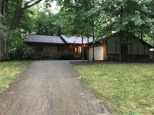 4726 Chalet Ln, Wyoming, MI