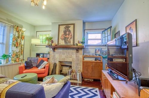 5227 Stanton Ave, Pittsburgh, PA 15201-2592