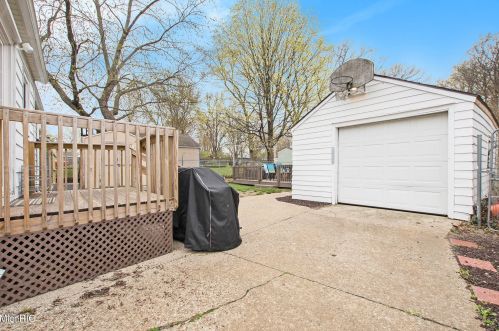 822 Royal Oak St, Wyoming MI exterior