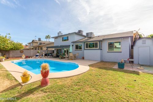 2464 Crocus Dr, Phoenix AZ 85053-5416 exterior