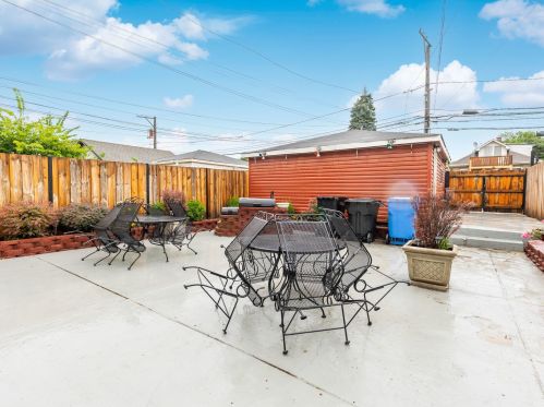 1627 Mcvicker Ave, Chicago IL 60630-1925 exterior