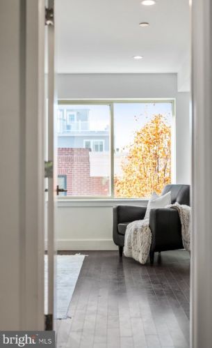 1342 19 St, Philadelphia PA 19146-4665 exterior