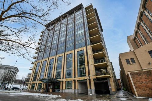 100 Wisconsin Ave, Madison WI  53703-2104 exterior