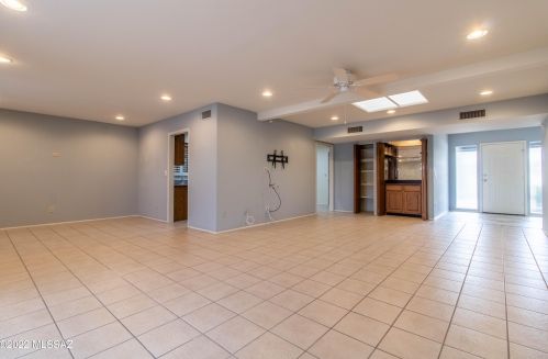 6629 Calle Cavalier, Tucson AZ  85715-4704 exterior