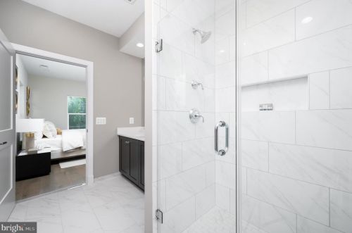 10314 Grosvenor Pl, Rockville MD 20852 exterior