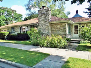 9125 Locust St, Milwaukee, WI 53222-4644
