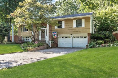 66 Gannet Dr, Commack, NY 11725-4929