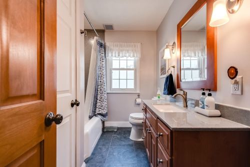 1401 Hartford Ave, Saint Paul MN 55116-1649 exterior