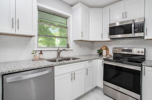 560 Lynn Valley Rd, Atlanta GA  30311-2331 exterior