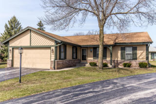 3580 Cottonwood Ct, Milwaukee, WI 53221-3208