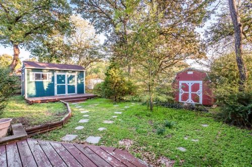 214 8 St, Irving TX 75060-5210 exterior