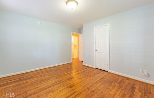 1745 Cambridge Ave, Atlanta GA  30337-2061 exterior